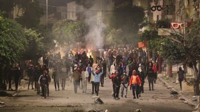 Photo of „Ne e foame!” Copii de 15 ani au fost arestați în Tunisia. Guvernul a scos armata în stradă împotriva revoluției tinerilor