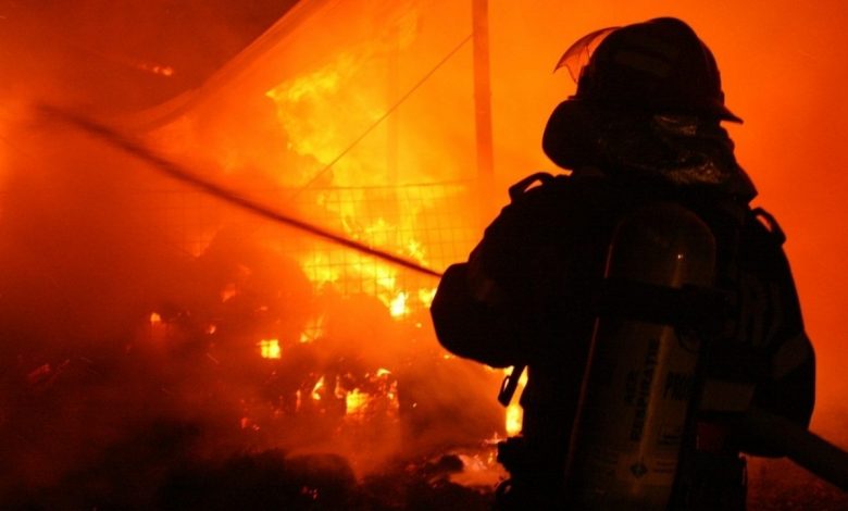 Photo of Cinci incendii într-o singură noapte la Botanica. O mașină, un frigider și mai multe tomberoane, cuprinse de flăcări