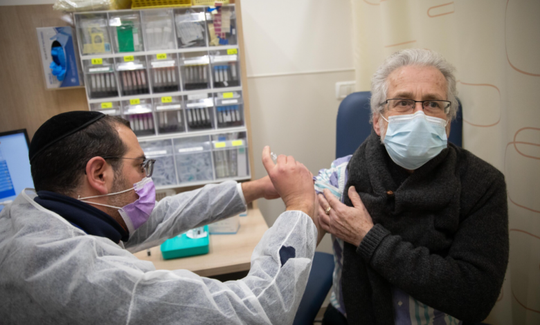 Photo of Începe vaccinarea anti-COVID a persoanelor de peste 60 de ani și a celor cu comorbidități