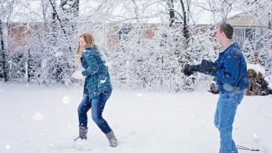 Photo of Doi tineri englezi, amendați cu 10.000 de lire sterline pentru o bătaie cu bulgări de zăpadă