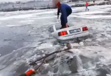 Photo of „A dat dovadă de obraznicie”. Cine este și cu ce amendă s-a ales șoferul care și-a scufundat mașina în lac de Bobotează