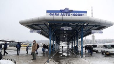 Photo of video | Cum a rămas fără 400 de euro un bărbat care a venit să ridice banii de la șoferul unui microbuz la Gara de Nord din Chișinău