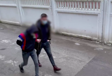 Photo of video | Chișinău: Doi adolescenți de ar fi bătut și jefuit un tânăr de 33 de ani