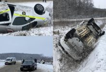 Photo of foto | O mașină a Poliției cu patru angajați și o deținută, accidentată la Călărași. Una dintre ofițere a fost rănită