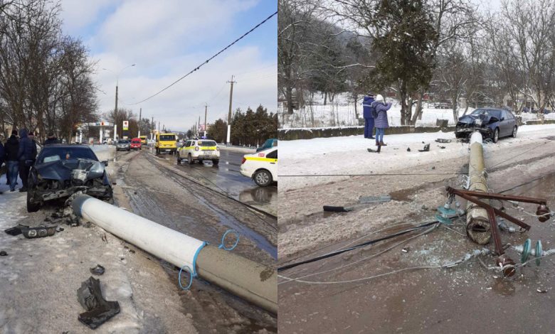 Photo of foto | A rămas fără BMW și a lăsat Soroca fără un pilon electric. Un tânăr a făcut mașina zob după ce a încălcat limita de viteză