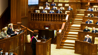 Photo of „Va fi un show” sau „hai să examinăm în cinci minute”: Mai mulți deputați au părăsit ședința Parlamentului în care Gavrilița prezintă programul guvernamental