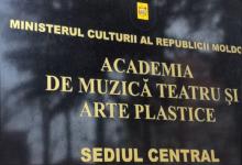 Photo of „Se aruncă în haos procesul educațional artistic”. Nemulțumită de reducerea bugetului, Academia de Muzică, Teatru și Arte amenință cu proteste