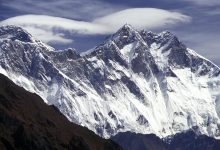 Photo of Lauda de sine miroase… a restricții. După ce au mințit că au cucerit Everestul, doi alpiniști au interdicție în Nepalul