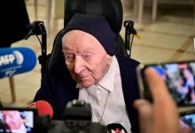 Photo of Cea mai vârstnică persoană din Europa, o călugăriță de 117 ani, s-a vindecat de COVID-19