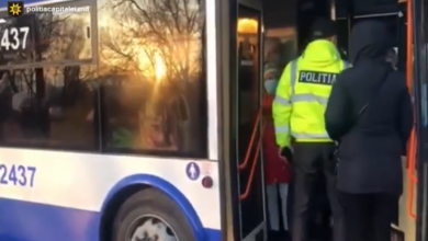 Photo of video | Polițiștii au verificat cum se respectă normele epidemiologice în transportul public din capitală. Încălcările depistate