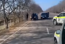 Photo of update, video | Reținerea bărbatului care ar fi împușcat două adolescente la Dubăsari: Momentul în care ofițerii sustrag arma