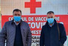 Photo of Alți doi deputați s-au imunizat! Octavian Țîcu și Iurie Reniță s-au vaccinat contra COVID-19 peste Prut