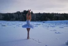 Photo of foto, video | Fragment din Lacul Lebedelor, dansat în ger. Gestul de protest al unei balerine din Rusia