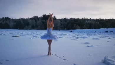 Photo of foto, video | Fragment din Lacul Lebedelor, dansat în ger. Gestul de protest al unei balerine din Rusia