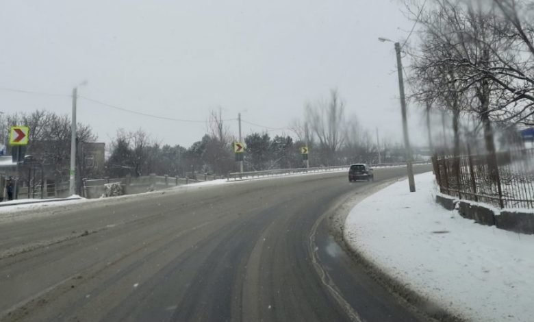 Photo of Circulați cu prudență! Mai multe trasee din Republica Moldova sunt înzăpezite sau umede