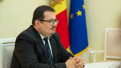 Photo of Michalko nu-și schimbă părerea: „Este îngrijorător când persoane corupte iau decizii privind învestirea Guvernului”