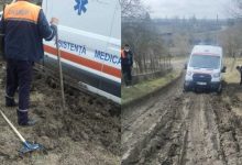 Photo of Pe „drumurile bune”, ambulanțele se împotmolesc în noroi. Un echipaj de medici, nevoit să deblocheze vehiculul la Șoldănești