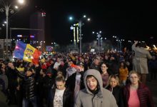 Photo of Mii de persoane au protestat duminică împotriva noilor restricții în București și în alte orașe din România