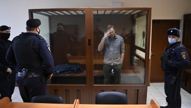 Photo of Alexei Navalnîi riscă să-şi piardă un picior în închisoare. Medicii îl tratează cu Ibuprofen