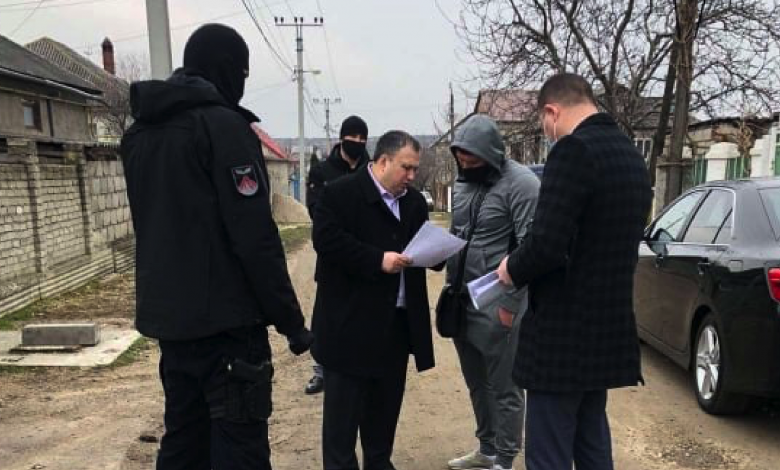 Photo of Percheziții la Primăria Ghidighici: O schemă de corupție cu terenuri, deconspirată de oamenii legii