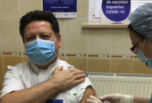 Photo of Ștefan Gațcan, primul deputat care s-a imunizat împotriva coronavirusului: „Doar vaccinarea ne poate aduce succes în combaterea pandemiei”