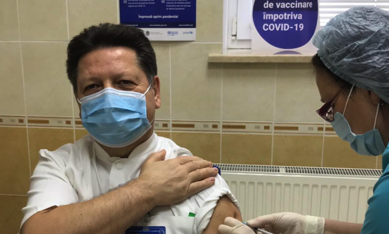 Photo of Ștefan Gațcan, primul deputat care s-a imunizat împotriva coronavirusului: „Doar vaccinarea ne poate aduce succes în combaterea pandemiei”