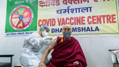 Photo of Dalai Lama s-a vaccinat împotriva COVID-19: Mai mulți oameni trebuie să aibă curaj să facă această injecție