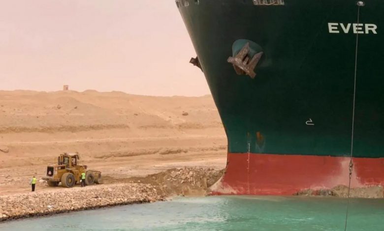Photo of Costul blocajului de pe Canalul Suez: Circa 6,7 milioane de dolari pe minut