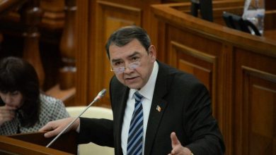 Photo of ultima oră | Socialiștii au înaintat oficial candidatura lui Golovatiuc la funcția de premier. Pe document, semnătura unor deputați în carantină