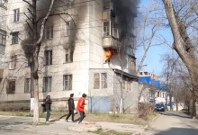 Photo of video | Incendiu într-un bloc de locuit din sectorul Rîșcani. Trei autospeciale, trimise la fața locului