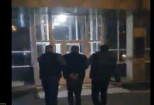 Photo of video | Un moldovean, anunțat în căutare internațională pentru trafic de copii și proxenetism, a fost extrădat din Cehia
