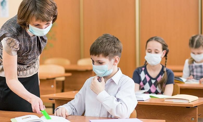 Photo of Când revin elevii în clase? Ceban: S-au vaccinat proape 40% din personalul instituțiilor de învățământ din Chișinău