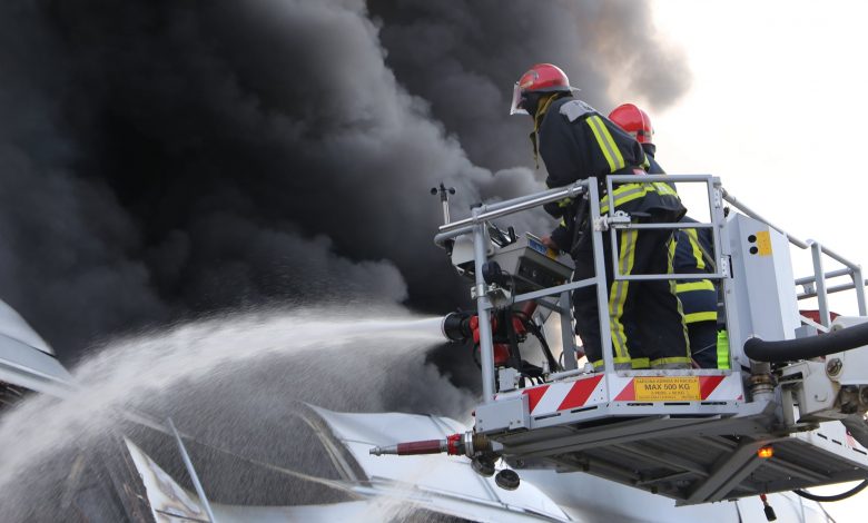 Photo of Agenția Mediului bate alarma: După incendiul de la depozitul de vopsea, nivelul poluării în Chișinău este de două ori mai înalt
