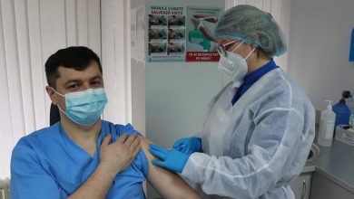 Photo of foto | În unele spitale a început administrarea celei de-a doua doze de vaccin. Cine sunt primele persoane imunizate complet