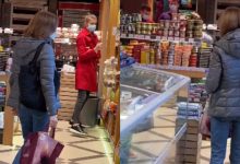 Photo of Era sau nu Maia Sandu însoțită de pază în timp ce făcea cumpărături? Răspunsul SPPS