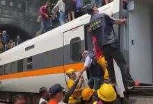 Photo of video | Cea mai mare tragedie feroviară din Taiwan: Momentul impactului în urma căruia au fost 50 de morți și 200 de răniți