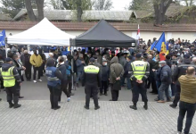 Photo of update, video | Contra-protest la CC. Polițiștii au format un cordon pentru a despărți manifestanții