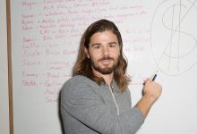 Photo of Experiment: Un manager și-a scăzut propriul salariu cu 90% ca să poate crește veniturile angajaților. Ce a constatat după șase ani