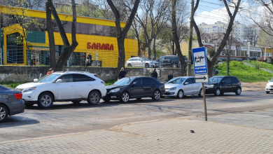 Photo of video | Nu a frânat la timp. Momentul accidentului în lanț de pe strada Muncești, surprins de o cameră de supraveghere