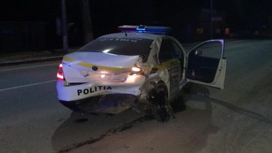 Photo of video | Bărbatul care ar fi tamponat patru polițiști, în fața judecătorilor. Își recunoaște vina și urmează să recupereze daunele