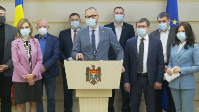 Photo of video | „Încă o inițiativă toxică și populistă”. PAS și Platforma DA au părăsit ședința Parlamentului, după un vot al PSRM-Pentru Moldova