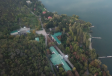 Photo of foto | Relaxare de milioane în carantină, pe bani publici. Mai mulți demnitari s-ar fi izolat pe timp de pandemie în vilele de la Holercani