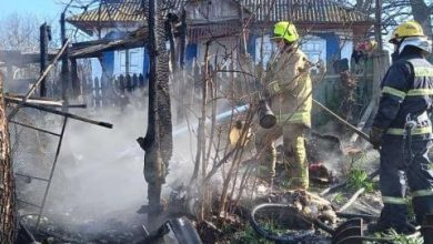 Photo of La un pas de tragedie! Pompierii au evacuat trei butelii de gaz dintr-o încăpere cuprinsă de flăcări