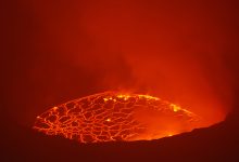 Photo of Case distruse de lavă, cel puțin 15 morți și zeci de mii de oameni care caută refugii. Dezastrul produs de erupția unui vulcan în Congo