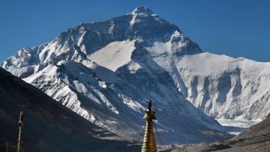 Photo of China pune o graniță pe vârful Everestului pentru ca alpiniștii chinezi să nu se întâlnească cu cei din Nepal