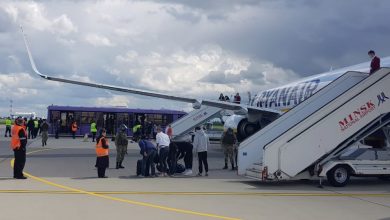 Photo of video | Frânturi ale discuțiilor cu echipajul avionului care a aterizat forțat la Minsk, publicate de televiziunea națională din Belarus