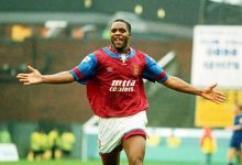 Photo of Fotbalistul Dalian Atkinson a fost ucis de pistolul cu electroşocuri ţinut de poliţist de şase ori mai mult timp decât este necesar