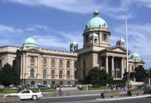 Photo of Te vaccinezi și primești bani? Guvernul sârb le oferă câte 25 de euro cetățenilor care se imunizează împotriva coronavirusului