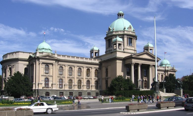 Photo of Te vaccinezi și primești bani? Guvernul sârb le oferă câte 25 de euro cetățenilor care se imunizează împotriva coronavirusului