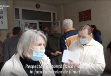 Photo of video  |  „Aștept de două ore și jumătate”: Mai mulți chișinăuieni s-au îmbulzit pentru a se vaccina cu Sputnik V